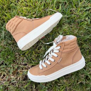 Roxy Rae Mid Tan Sneakers Size 6